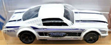 Load image into Gallery viewer, Hot Wheels 2019 '65 Mustang 2+2 Fastback Matte White #72 Muscle Mania 8/10 New