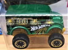 Load image into Gallery viewer, Hot Wheels 2018 Monster Dairy Delivery Green #76 Holiday Racers 3/6 New