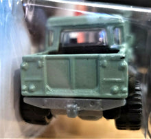 Load image into Gallery viewer, Hot Wheels 2018 '15 Land Rover Defender Double Cab Eggshell Green #158 New