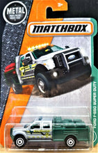 Load image into Gallery viewer, Matchbox 2017 Ford F-550 Super Duty Silver/Green #125 MBX Explorers New