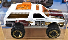 Load image into Gallery viewer, Hot Wheels 2018 Chevy Blazer 4x4 White #205 HW Sports 6/10 New