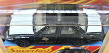 Load image into Gallery viewer, Matchbox 2020 2006 Ford Crown Victoria Police Black #8 Superfast New