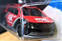 Load image into Gallery viewer, Hot Wheels 2017 Honda Odyssey Red #58 HW Speed Graphics 7/10 New