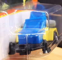 Load image into Gallery viewer, Matchbox 2021 Speed Trapper Trailer Blue & Yellow MBX Highway #62/100 New