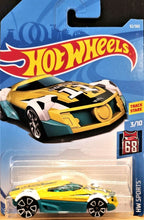 Load image into Gallery viewer, Hot Wheels 2018 MR11 Green #52 HW Sports 3/10 New Long Card