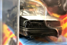 Load image into Gallery viewer, Matchbox 2020 2006 Ford Crown Victoria Police Black #8 Superfast New