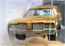 Load image into Gallery viewer, Matchbox 2019 '71 Oldsmobile Vista Cruiser Brown #13 MBX Road Trip 4/20 New