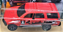 Load image into Gallery viewer, Matchbox 2018 Ford Expedition Red #110 MBX Road Trip 29/35 New