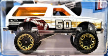 Load image into Gallery viewer, Hot Wheels 2018 Chevy Blazer 4x4 White #205 HW Sports 6/10 New