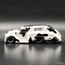 Load image into Gallery viewer, Jada 2007 1939 Dodge Airflow Tanker #181 Black/White Got Milk?