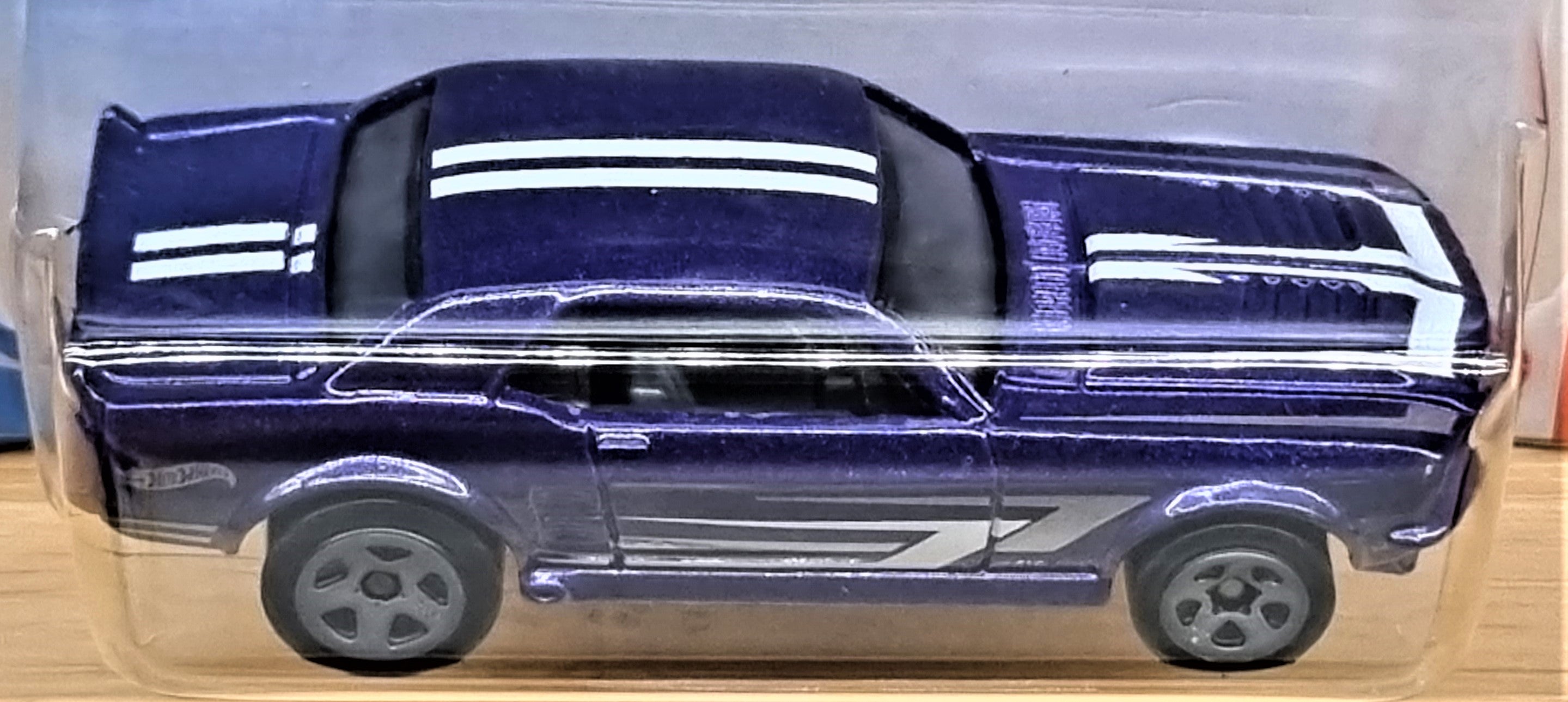 Hot Wheels '67 Ford Mustang Coupé – Muscle Mania 2/10, Viola, Edizione 2021