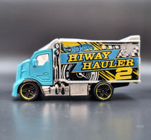 Load image into Gallery viewer, Hot Wheels 2014 Hiway Hauler 2 Turquoise #6 HW City - HW City Works
