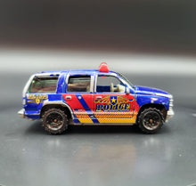 Load image into Gallery viewer, Matchbox 2003 &#39;97 Chevy Tahoe Police Blue TK-1072 MB325
