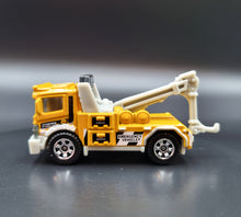 Load image into Gallery viewer, Hot Wheels 2019 Urban Tow Truck Yellow MBX Service Crew 5 Pack Loose
