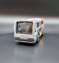 Load image into Gallery viewer, Matchbox 2019 City Bus Grey MBX Service Crew 5 Pack Loose
