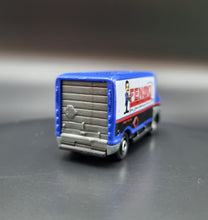 Load image into Gallery viewer, Matchbox 2019 ´09 International eStar Blue MBX Service Crew 5 Pack Loose
