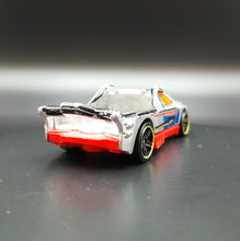 Load image into Gallery viewer, Hot Wheels 2016 Fig Rig Grey #68 HW Ride-Ons 3/5
