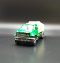 Load image into Gallery viewer, Matchbox 2007 Utility Truck Green #39 MBX Metal
