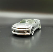 Load image into Gallery viewer, Matchbox 2020 &#39;16 Chevy Camaro Convertible Silver MBX Highway 5 Pack Loose
