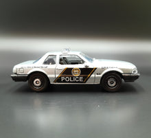 Load image into Gallery viewer, Matchbox 2016 &#39;93 Ford Mustang LX SSP Silver #66 MBX Heroic Rescue
