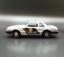 Load image into Gallery viewer, Matchbox 2016 &#39;93 Ford Mustang LX SSP Silver #66 MBX Heroic Rescue
