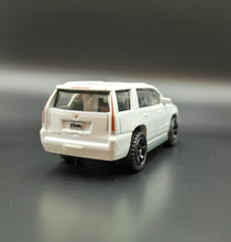 Load image into Gallery viewer, Matchbox 2020 2015 Cadillac Escalade White City Adventure II 5 Pack Loose
