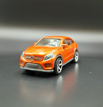 Load image into Gallery viewer, Matchbox 2020 &#39;15 Mercedes Benz GLE Coupe Orange City Adventure II 5 Pack Loose
