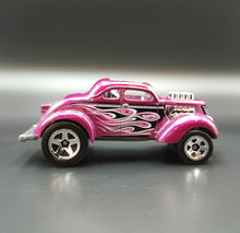 Load image into Gallery viewer, Hot Wheels 2020 Pass&#39;n Gasser Purple HW Flames 5 Pack Loose
