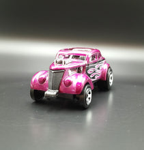 Load image into Gallery viewer, Hot Wheels 2020 Pass&#39;n Gasser Purple HW Flames 5 Pack Loose
