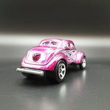 Load image into Gallery viewer, Hot Wheels 2020 Pass&#39;n Gasser Purple HW Flames 5 Pack Loose
