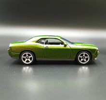 Load image into Gallery viewer, Matchbox 2020 Dodge Challenger-SRT8 Green Highway Speeders 5 Pack Exclusive
