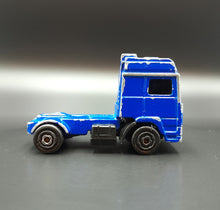 Load image into Gallery viewer, Majorette 1998 Volvo F16 Truck Blue Serie 300 1:100
