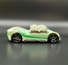 Load image into Gallery viewer, Hot Wheels 2009 What-4-2 White-Green Color Shifters
