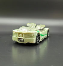 Load image into Gallery viewer, Hot Wheels 2009 What-4-2 White-Green Color Shifters
