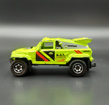 Load image into Gallery viewer, Matchbox 2010 Ridge Raider Fluorescent Yellow Mountain Adventure 5 Pack
