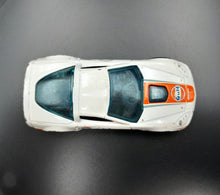 Load image into Gallery viewer, Hot Wheels 2015 &#39;09 Corvette ZR1 White #12 HW City - HW Performance
