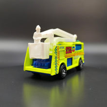 Load image into Gallery viewer, Matchbox 2002 Snorkel Fire Truck Neon Yellow #14 Emergency 2/4

