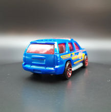 Load image into Gallery viewer, Hot Wheels 2018 &#39;07 Chevy Tahoe Blue Fast Responders 5 Pack Loose
