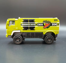 Load image into Gallery viewer, Matchbox 2009 Desert Thunder V16 Pea Green Croc Zoo 5 Pack Loose
