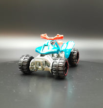 Load image into Gallery viewer, Hot Wheels 2013 Sand Stinger Teal #98 HW Stunt 3/5
