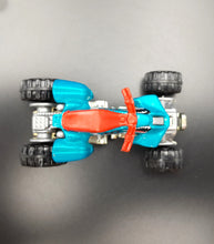 Load image into Gallery viewer, Hot Wheels 2013 Sand Stinger Teal #98 HW Stunt 3/5
