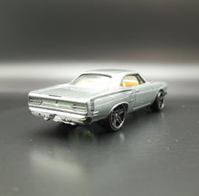 Load image into Gallery viewer, Hot Wheels 2017 &#39;70 Plymouth Roadrunner Grey Fast &amp; Furious 3/8
