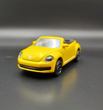 Load image into Gallery viewer, Majorette 2020 Volkswagen New Beetle Cabriolet Yellow #203B VW Giftpack Loose
