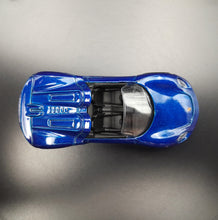 Load image into Gallery viewer, Majorette 2019 Porsche 918 Spyder Blue #209F Street Cars
