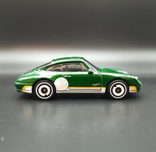 Load image into Gallery viewer, Hot Wheels 2021 &#39;96 Porsche Carrera Dark Green #16 HW Dream Garage 1/5
