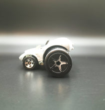 Load image into Gallery viewer, Hot Wheels 2004 Shelby Cobra 427 Fatbax Silver #66 First Editions Series
