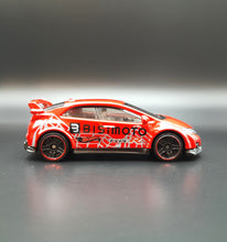 Load image into Gallery viewer, Hot Wheels 2018 &#39;16 Honda Civic Type R Red #126 HW Speed Graphics 2/10
