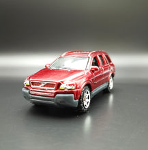 Load image into Gallery viewer, Matchbox 2006 Volvo XC90 Red #60 MBX Metal
