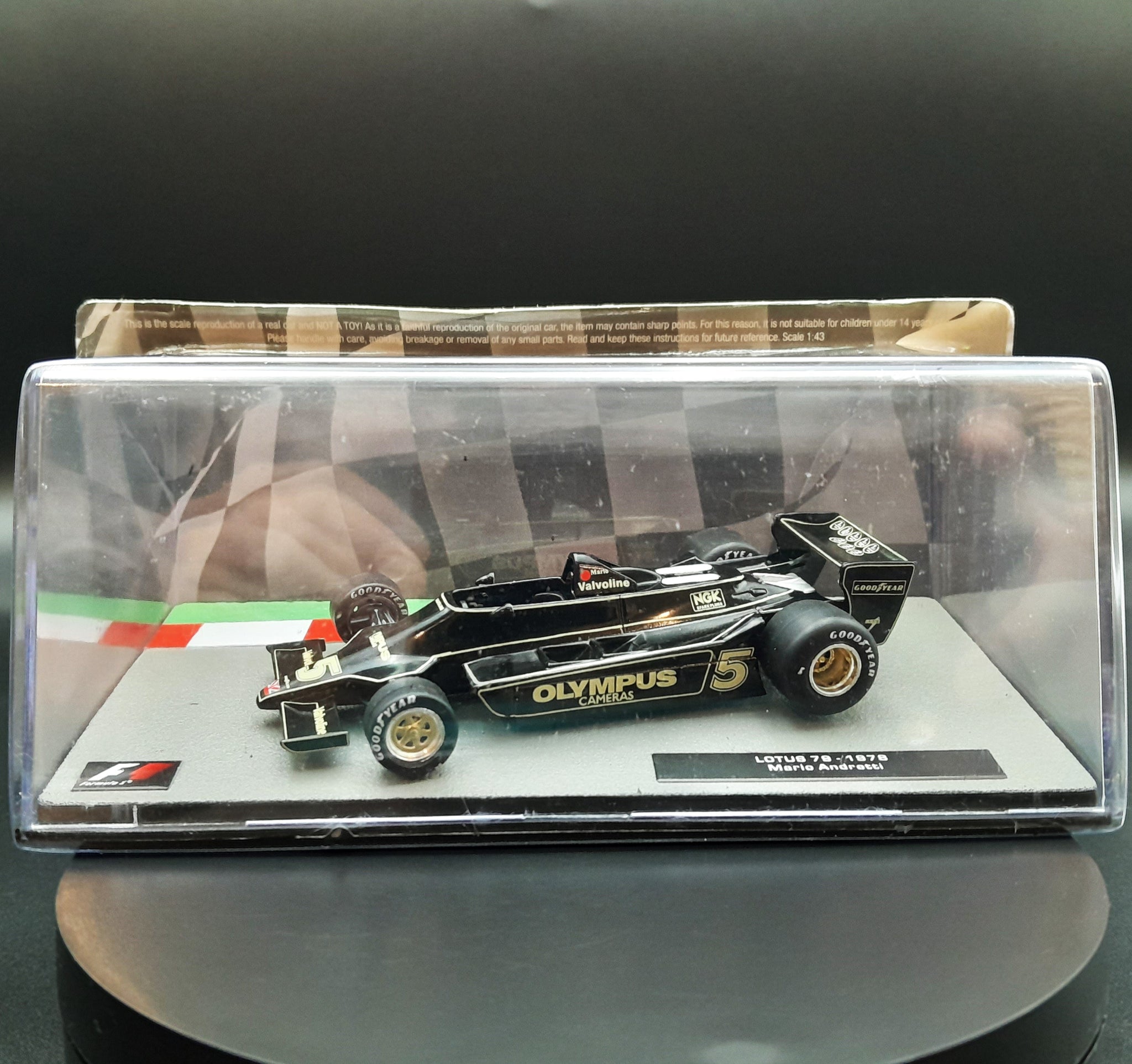 Voiture miniature Altaya échelle 1/43 1101IR15 - Lotus 80 Voiture miniature Altaya échelle 1/43 1101IR15 - Lotus 80