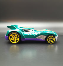 Load image into Gallery viewer, Hot Wheels 2018 Howlin Heat Teal Street Beasts 5 Pack Loose
